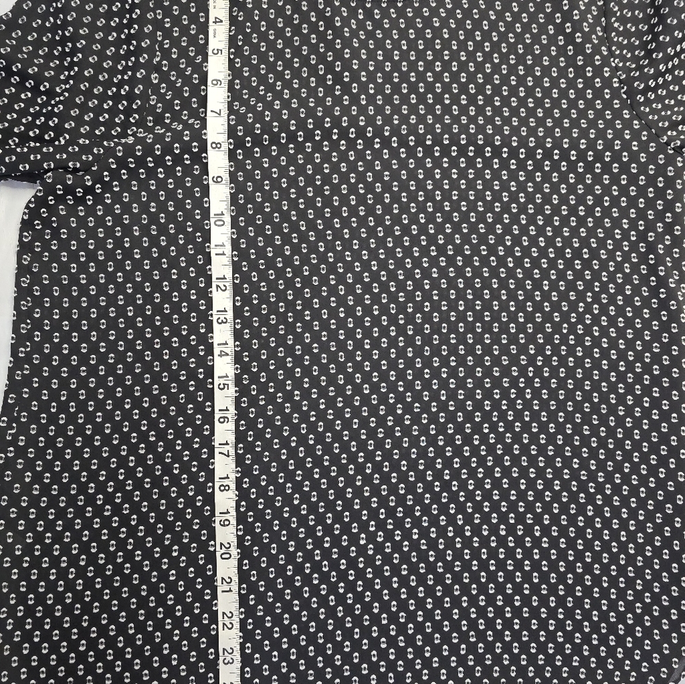 LOFT Blouse Black White Raised Dot 3/4 Sleeve Ruffle Cuffs Officewear M - Picture 11 of 13